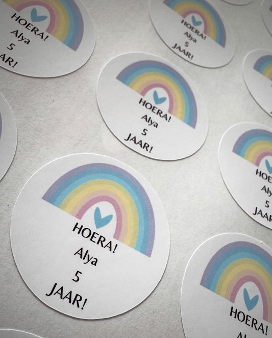 Verjaardag / Traktatie stickers Regenboog 24 stuks